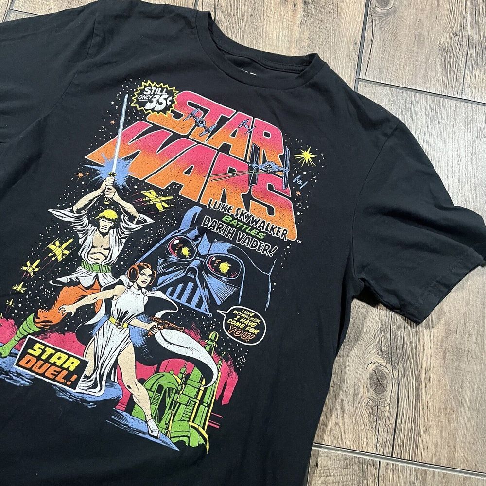 Star Wars Men's Medium Star‎ Duel Luke And Leia Comic Book Cover Graphic T-Shirt